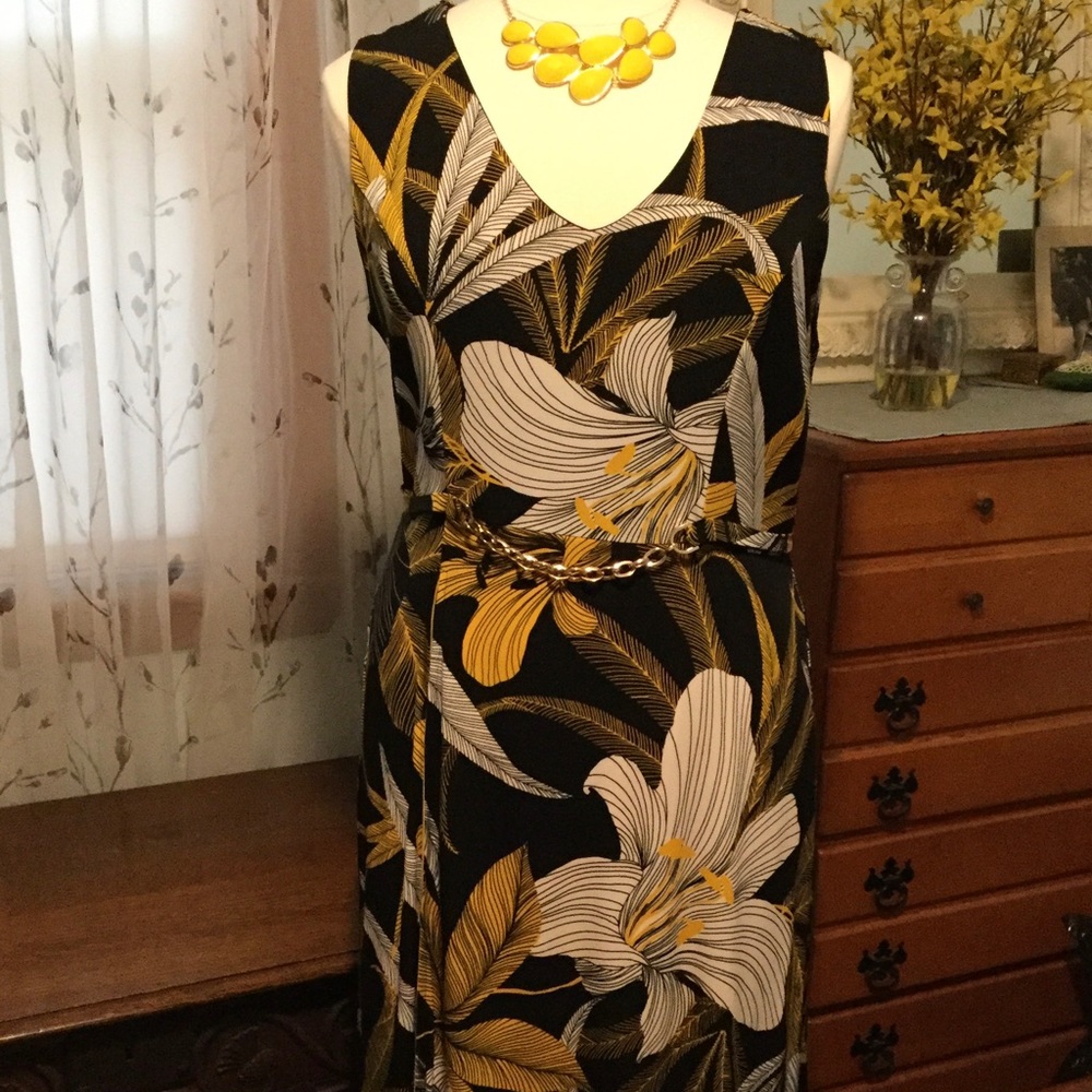 Floral sleeveless dress